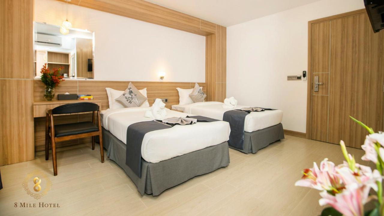 8 Mile Hotel Янгон Екстериор снимка