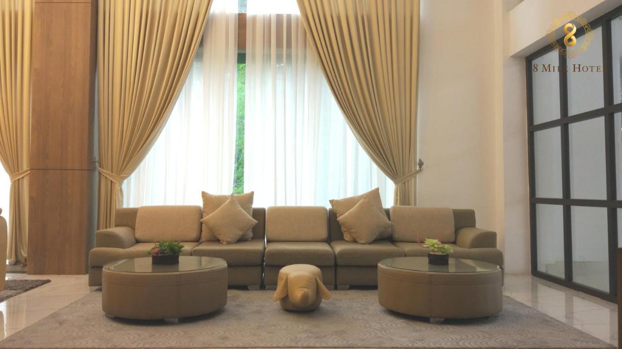 8 Mile Hotel Янгон Екстериор снимка