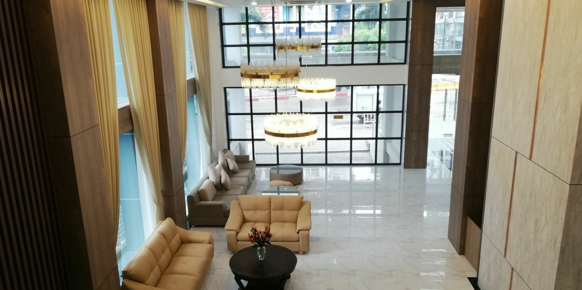 8 Mile Hotel Янгон Екстериор снимка