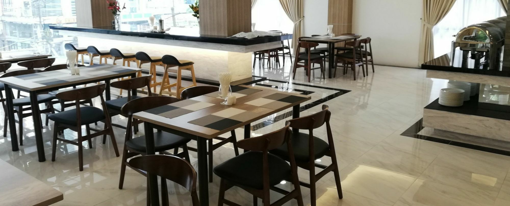 8 Mile Hotel Янгон Екстериор снимка